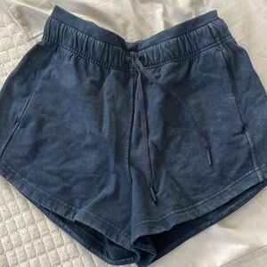 lululemon size 4 shorts